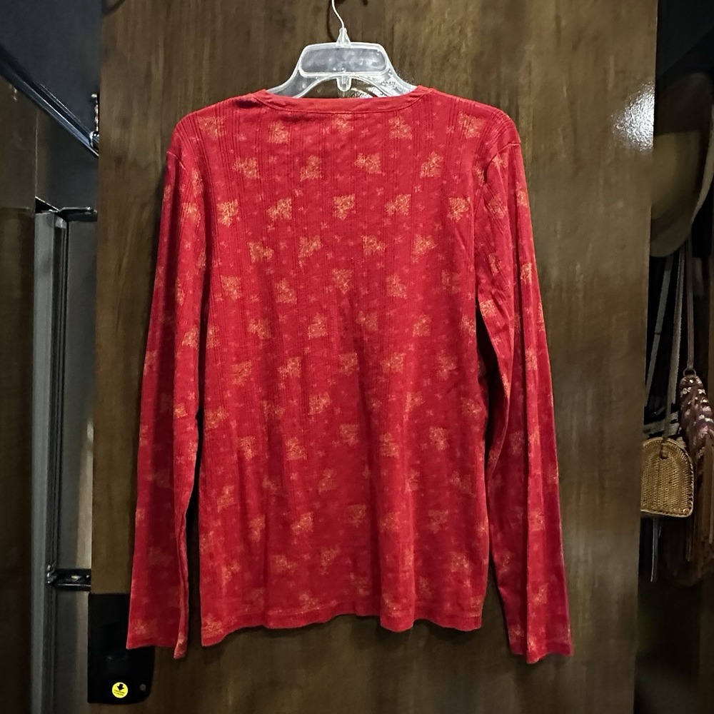 Liz‎ Claiborne Long Sleeve Henley Top Size XL Red Gold Floral 100% Cotton Cozy - Picture 3 of 5